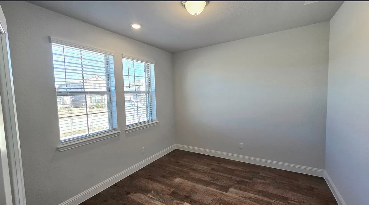 Building Photo - 3017 Burwick Ln