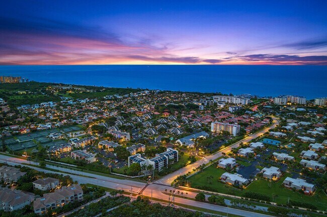 Building Photo - 1605 S US Hwy 1