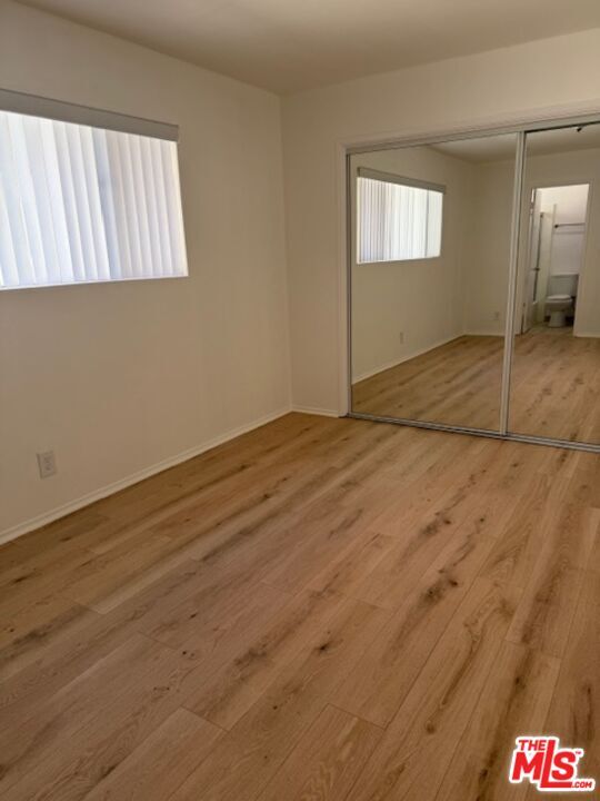 Building Photo - 559 E Hyde Park Pl