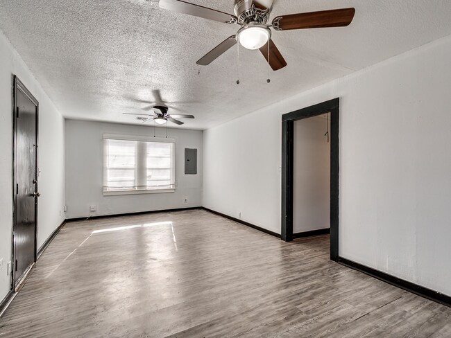 Building Photo - 5810 NW 41st St