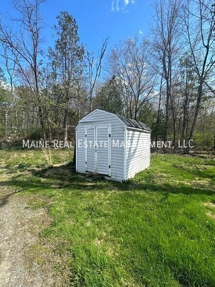 Building Photo - 171 Riverside Dr