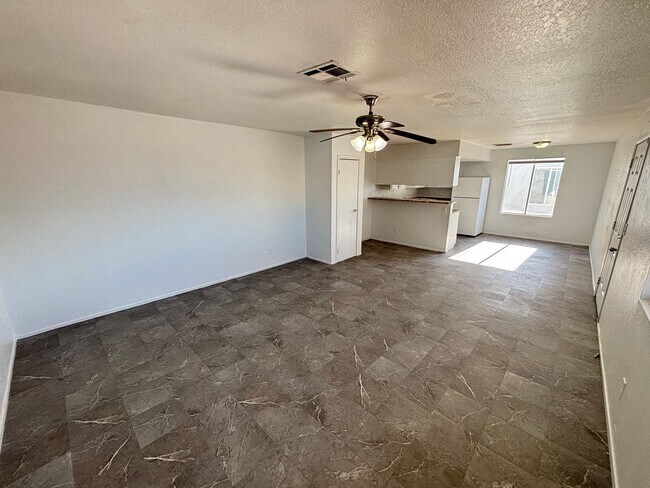 Building Photo - Charming 3Bed/1Bath apartment located in North Las Vegas— Enjoy Rent-Free Holidays!