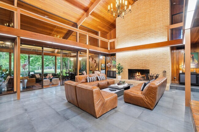 Building Photo - 29 Winged Foot Dr