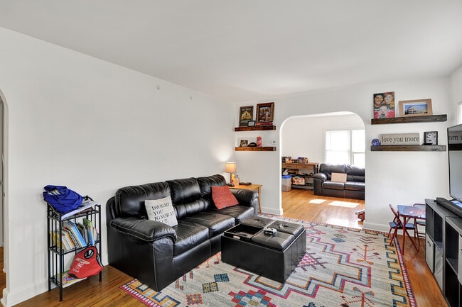 Building Photo - 3088 Forrest Ave