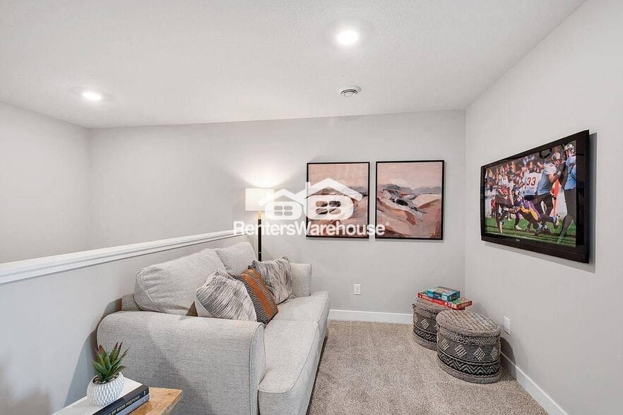 Building Photo - 17520 Driscoll Pl