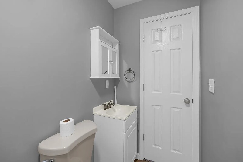 Building Photo - 2007 Wilson St