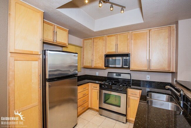 Building Photo - Fabulous 1Bdm 1Ba Condo in the Highly Desi...