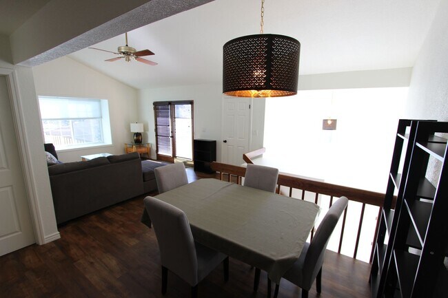 Building Photo - Short-Term Furnished Rental | Mountain Views + $500 Move-In Special