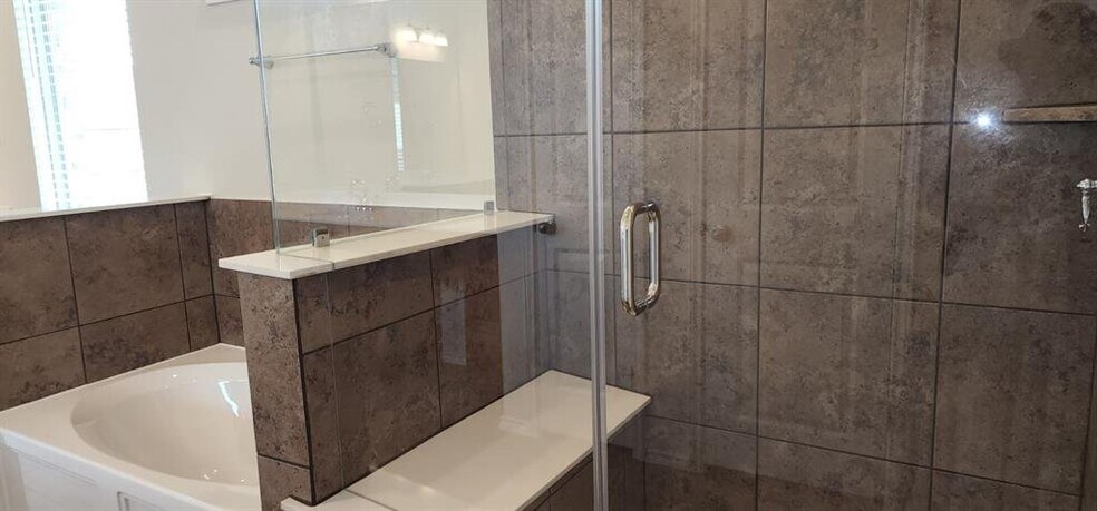 Building Photo - 8706 Sunbury Oak Cir