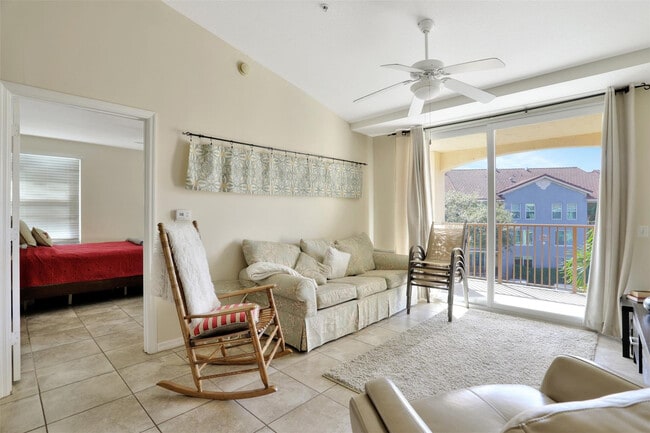 Building Photo - 723 Villa Cir