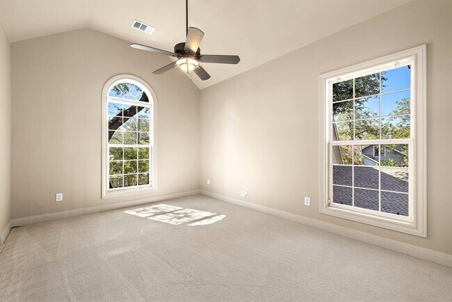 Building Photo - 3508 Red River St