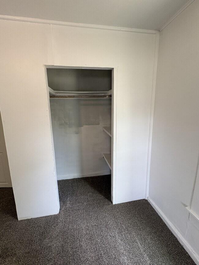 Building Photo - 730 W 8th St