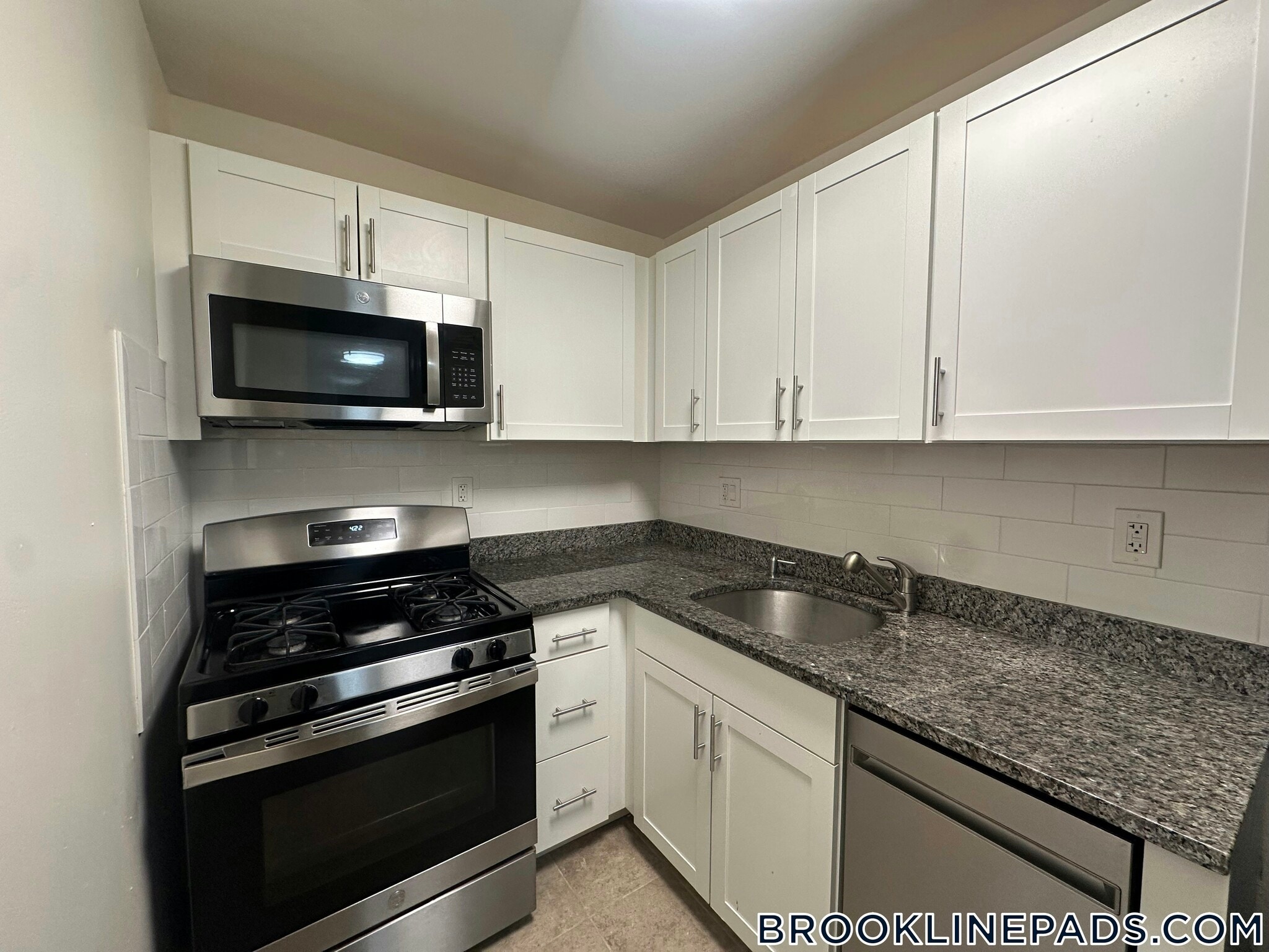 Building Photo - 185 Freeman St