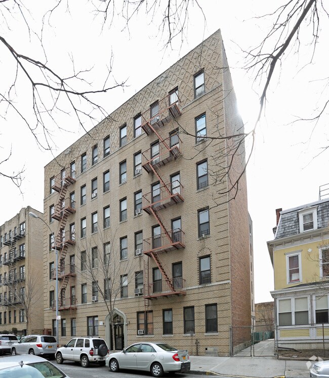 Building Photo - 3050 Decatur Ave