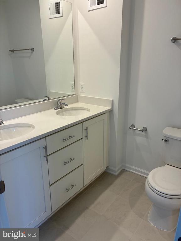 Building Photo - 473 Husky Trl