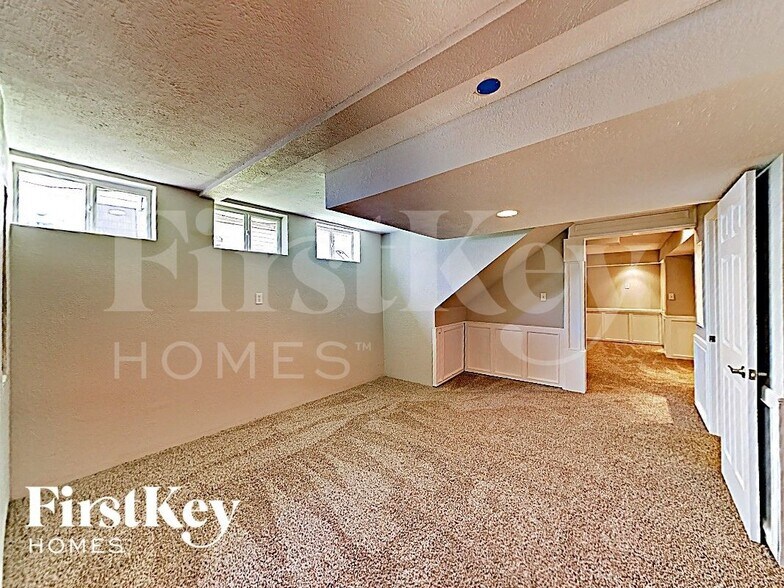 Building Photo - 227 Spring Borough Dr