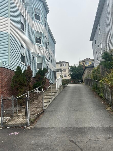 Driving way - 91 Ward St