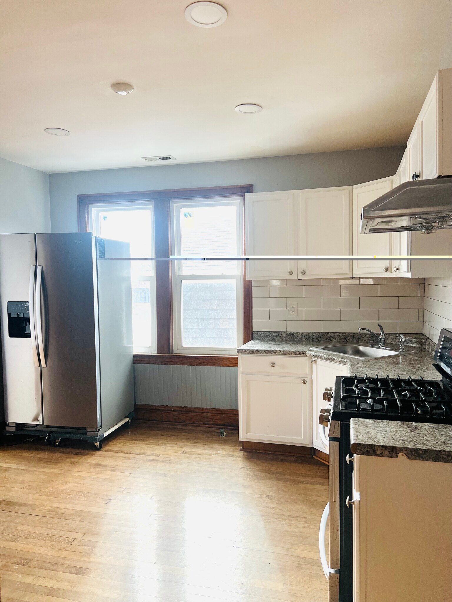 Building Photo - 4745 S Karlov Ave