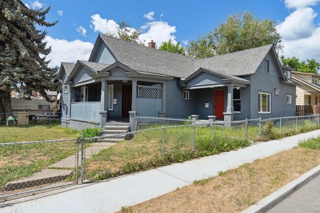 Building Photo - 2704-2704 W Boone Ave