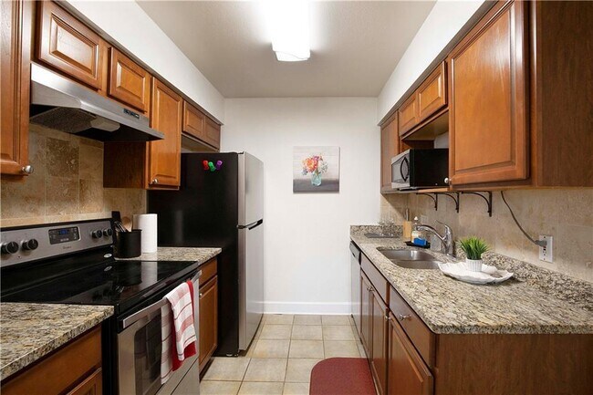 Building Photo - 11609 Rustic Rock Dr
