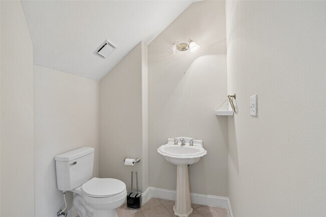 Building Photo - 6414 Pinewood Trace Ln