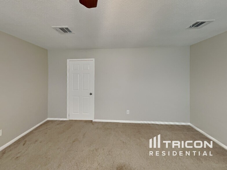 Building Photo - 5711 Kiowa Timbers Dr