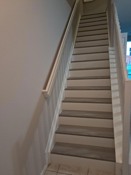 Building Photo - 9759 Lago Dr