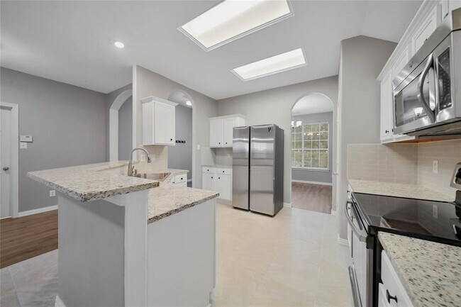 Building Photo - 22028 Knights Cove Dr
