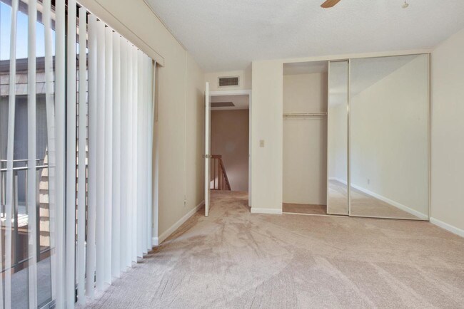 Building Photo - 166 Lake Arbor Dr