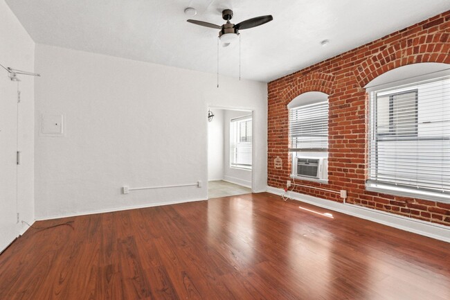 Interior Photo - Silver Lake Towers