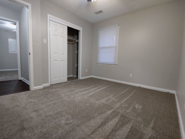 Building Photo - 602 Sand Ridge Rd