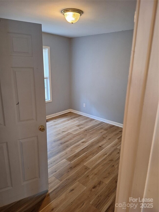 Building Photo - 228 Sheffield Dr