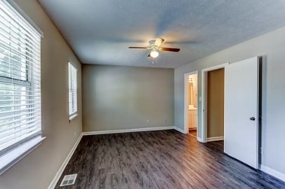 Building Photo - 3493 Creekview Pl