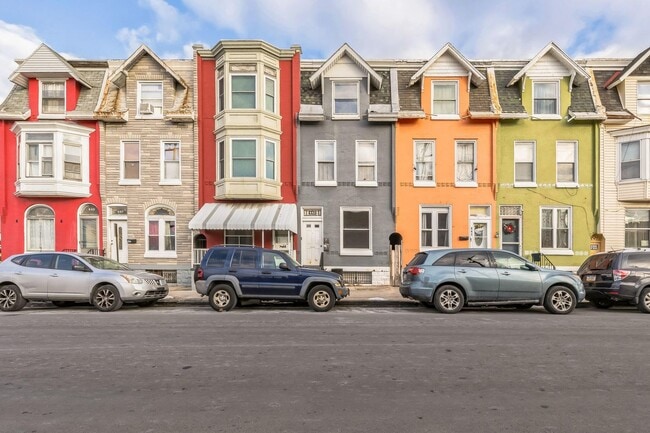 Building Photo - 443 N 10th St