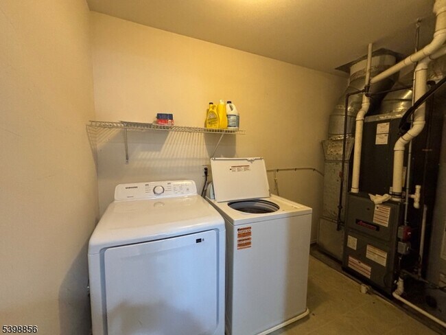 Building Photo - 189 Sunshine Dr