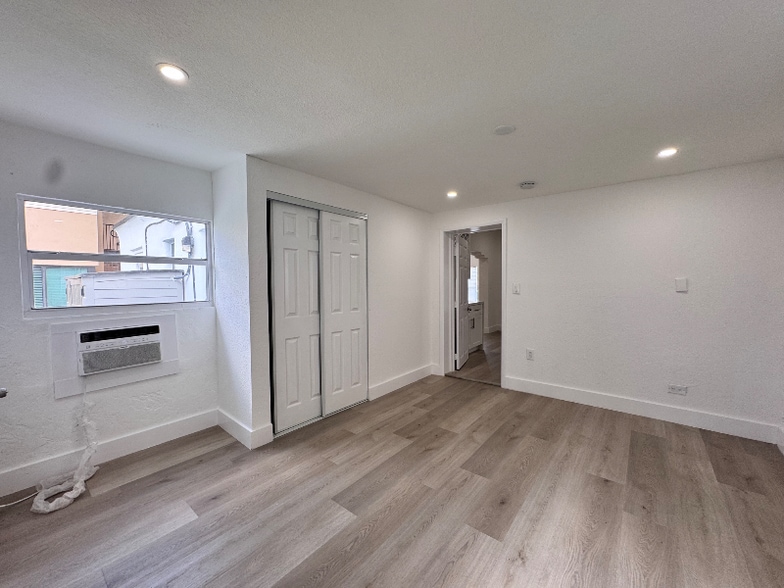 Building Photo - 4783 NW Flagler Terrace