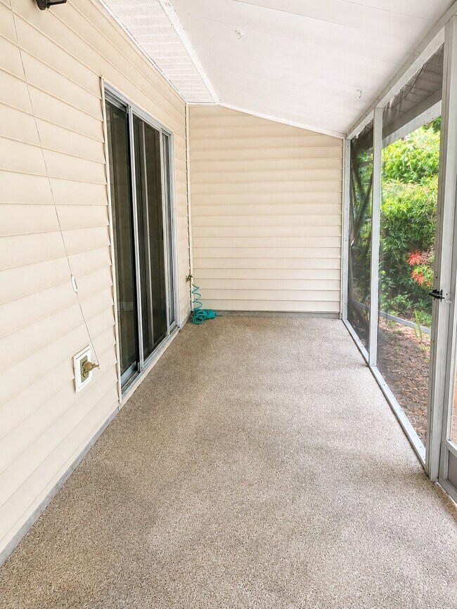 Building Photo - 3174 Beecher Dr E