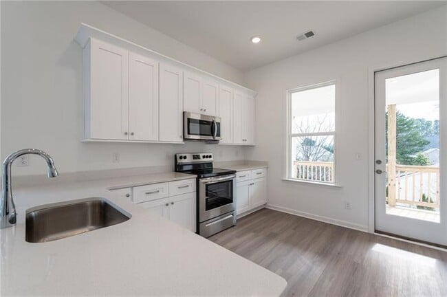 Building Photo - 101 Pearl St