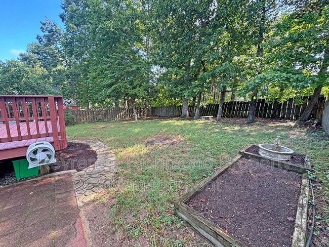 Building Photo - 7607 Blue Cedar Dr