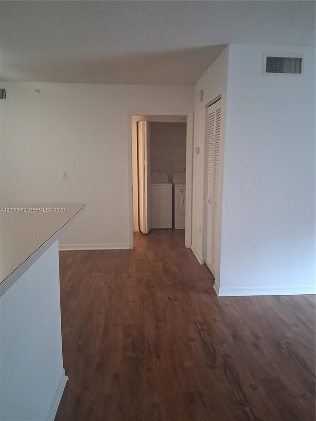 Building Photo - 620 SW 111th Ave