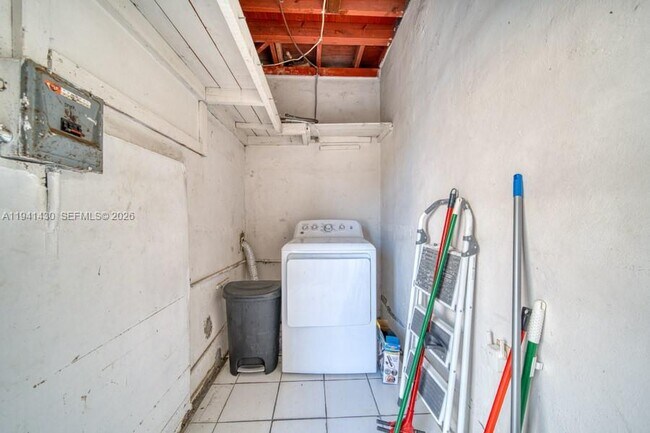 Building Photo - 12220 NE Miami Pl