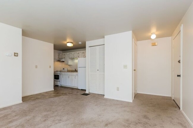 Building Photo - 3611-3625 Charlotte Dr