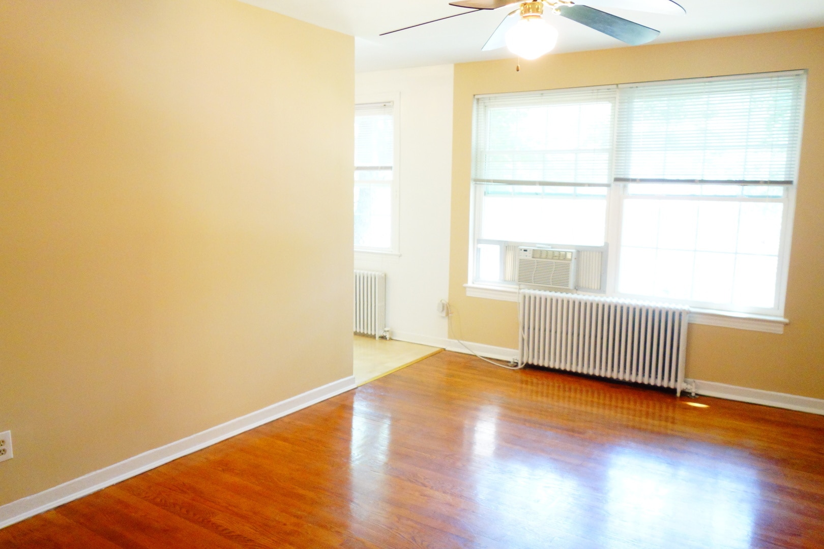 Building Photo - 8400 Greenwood Ave