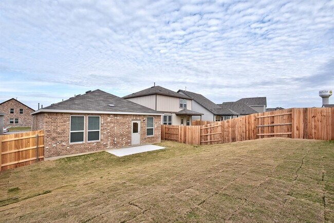 Building Photo - 320 Thornless Cir