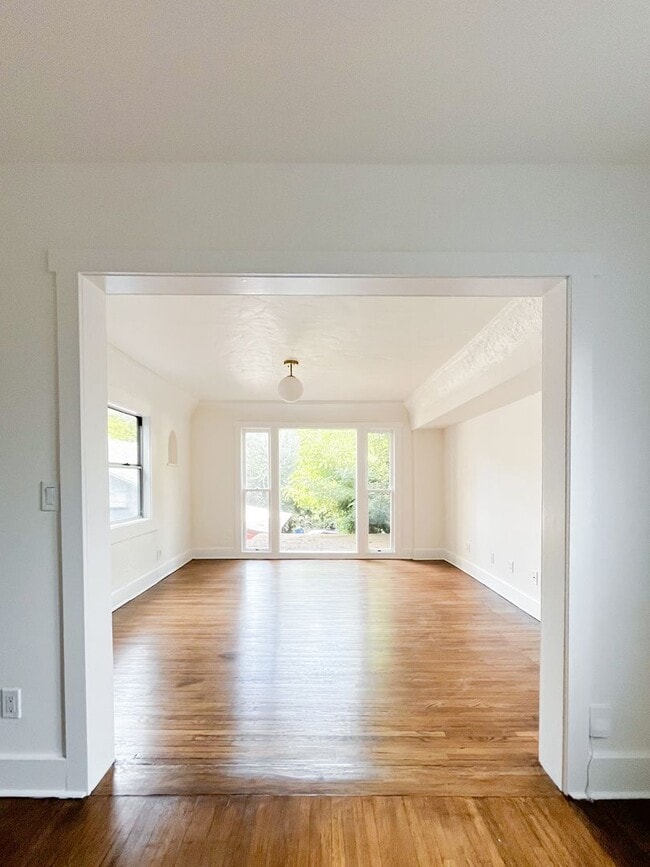 Building Photo - 2246 N Alvarado St