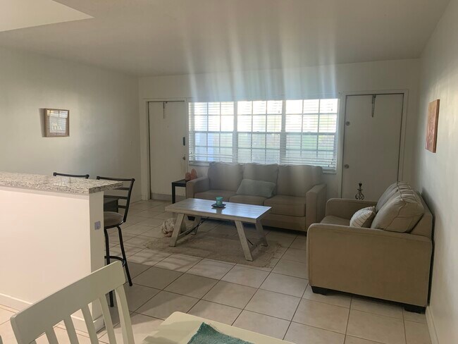 Building Photo - 5200 NE 24th Terrace