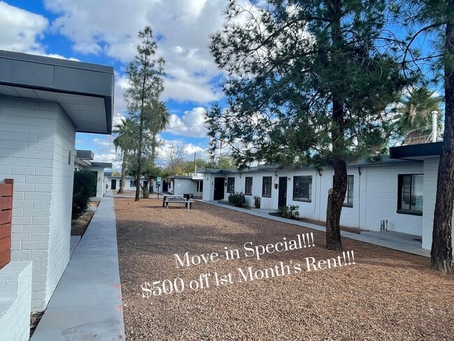 Primary Photo - MOVE IN SPECIAL-500.00 OFF 1ST MONTHS RENT...
