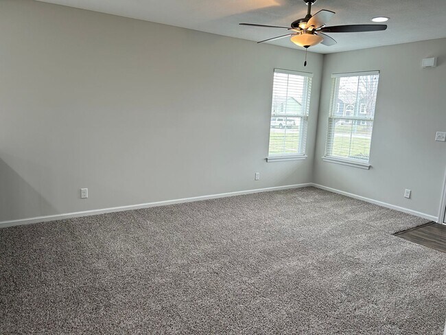 Building Photo - 2 Bed | 2 Bath | 2 Car Garage Single Level Home in Raymore