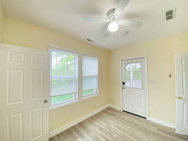 Building Photo - 289 Merrimack St