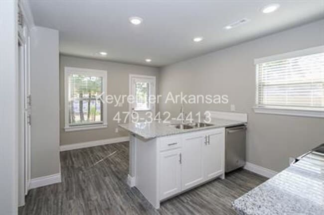 Building Photo - Awesome home with great location in Rogers